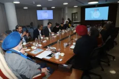 क्या वैली ऑफ वर्ड्स के 10वें वर्ष का आगाज हरदीप सिंह पुरी ने 'दशम' पोर्टल को लॉन्च करके किया?