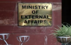 क्या संयुक्त सचिव सुजीत घोष ने चीन की यात्रा से आपसी रिश्तों में सुधार किया?