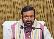 नायब सैनी का विपक्ष पर हमला: 'मुद्दाविहीन होकर चुनाव आयोग जैसी संस्थाओं को बना रहे निशाना'