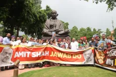 संसद में विपक्ष का मार्च: गांधी प्रतिमा से मकर द्वार तक, गृह मंत्री से जवाब की माँग