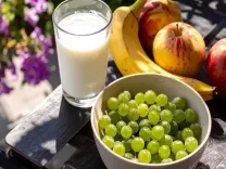 सुस्ती और पेट से जुड़ी परेशानी का असली कारण है विरुद्धाहार, जानें दूध और दही के साथ क्या न खाएं