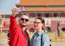 वीजा-मुक्त नीति से ब्रिटेन में बढ़ेगा 'चीन का आकर्षण' : ब्रिटिश मीडिया