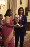 विश्व कप जीतने के बाद राष्ट्रपति द्रौपदी मुर्मू से भारतीय महिला टीम की मुलाकात