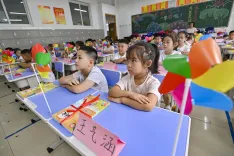 चीन ने वैश्विक शिक्षा कार्यक्रम में प्रमुखता हासिल की