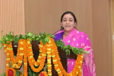 क्या अपर्णा यादव ने दीप्ति शर्मा को बधाई दी विश्व कप 2025 की प्लेयर ऑफ द सीरीज के रूप में?