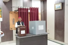 अखिलेश यादव का तंज: भाजपा वोट चोरी के लिए विश्वविद्यालय खोले, कार्यकर्ताओं को तीन साल का कोर्स कराए