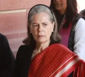 क्या सोनिया गांधी की याचिका पर वोटर लिस्ट विवाद की सुनवाई स्थगित हुई?