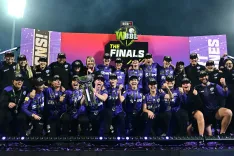 Did Lizelle Lee Make History as Hobart Hurricanes Claim Their First WBBL Title?