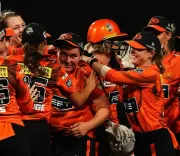 क्या पर्थ स्कॉर्चर्स ने मेलबर्न स्टार्स को हराकर सिडनी सिक्सर्स से चुनौती ली?