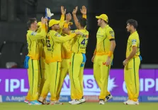 Eric Simons urges T20 bowlers to dictate play, not react to batters