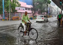 Bihar weather alert: 17 districts face lightning, rain and strong winds