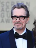 Gary Oldman's dentist story: kid called him Commissioner Gordon, not Sirius Black