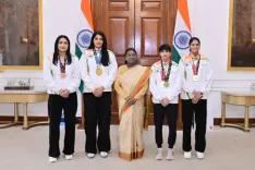 World Boxing Championships’ medal-winning women boxers felicitated by President Droupadi Murmu