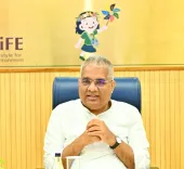 Yadav Hands Over First PRAMAAN Forest Certificates in New Delhi