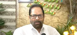 सोनिया गांधी की किताब पर नकवी का तंज: 'संस्मरण है या सियासीकरण, लेखक-प्रकाशक तय करें'
