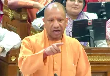 योगी आदित्यनाथ के आदेश पर कालाबाजारी के खिलाफ निर्णायक कार्रवाई, 233 एफआईआर दर्ज