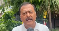 यूपी कैबिनेट के 25 लाख फ्री टैबलेट फैसले पर कांग्रेस का हमला — 'चुनाव आते ही रेवड़ी बाँटना शुरू'