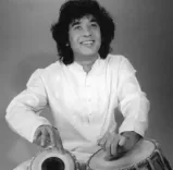 क्या जाकिर हुसैन: पद्मश्री से ग्रैमी विजेता तक, फ्यूजन म्यूजिक के पितामह ने सबको मोहित किया?