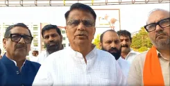 जमीन के आसमानी दाम किसानों को भूमिहीन बना रहे हैं: ओम प्रकाश धनखड़ की चेतावनी
