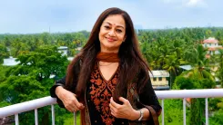 जरीना वहाब: सांवले रंग की वजह से ठुकराई गई अभिनेत्री जो बनी 'चितचोर' की अमर नायिका