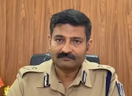 टीकमगढ़ में कृषि औजार की आड़ में बन रहे थे हथियार, 5 गिरफ्तार
