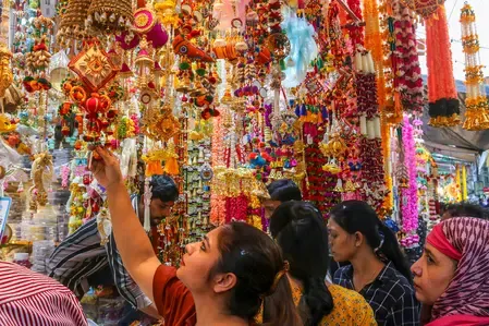 Why Are Tiruppur Knitwear Units Delaying Diwali Bonuses?