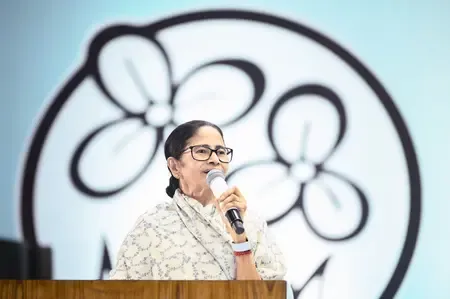 टीएमसी ने पश्चिम बंगाल में एसआईआर प्रक्रिया पर मुख्य निर्वाचन अधिकारी को आपत्ति पत्र सौंपा 