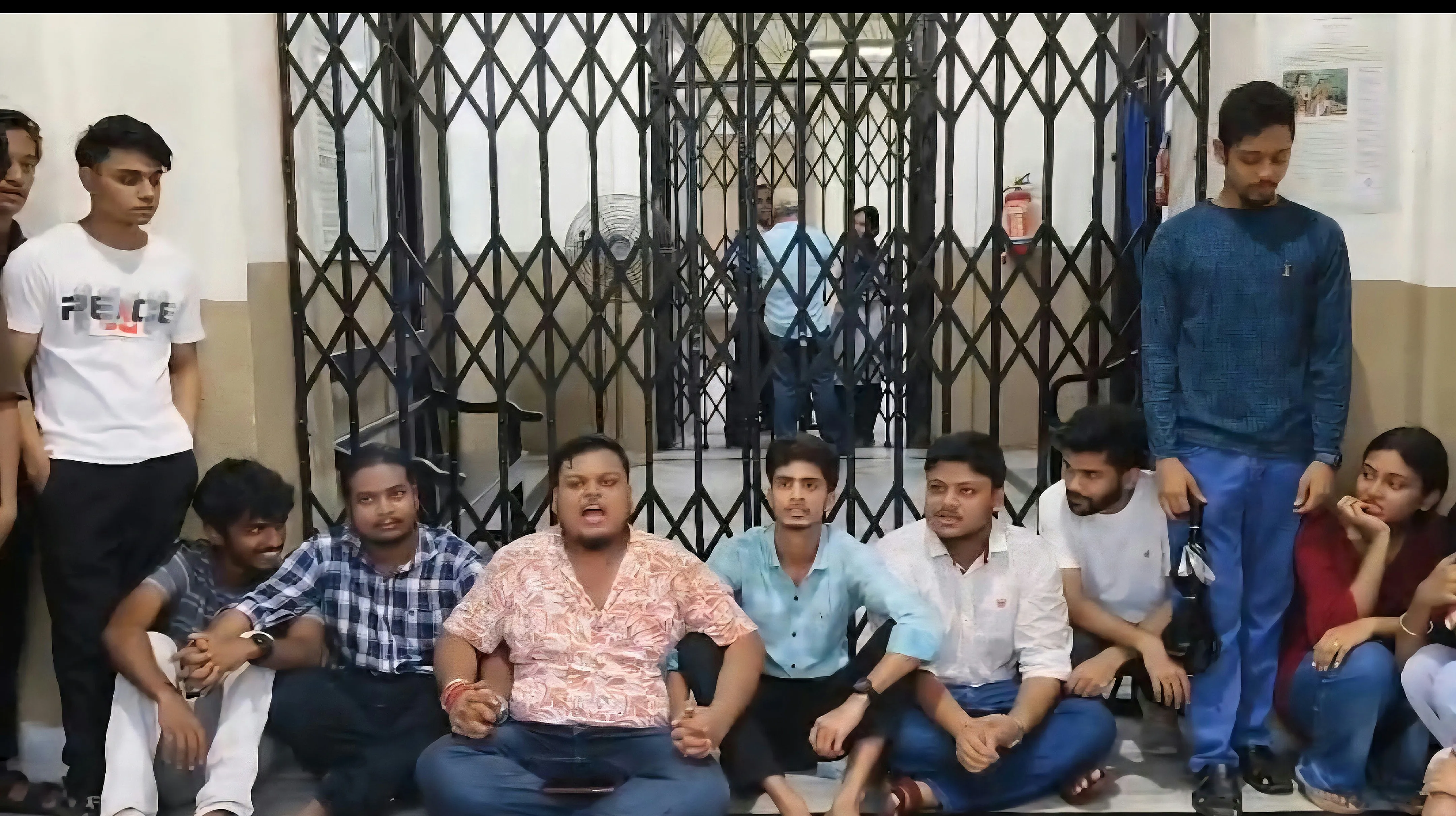 Why Are TMC’s Student Wing Members Protesting at Calcutta Varsity?