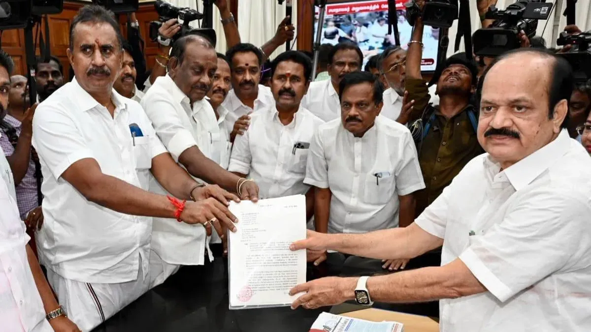AIADMK rebellion ends: Palaniswami elected floor leader as dissidents return