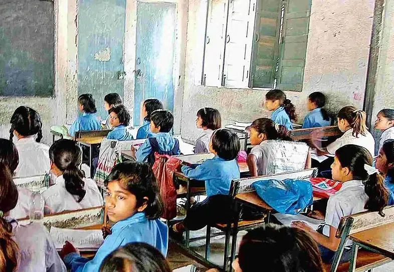 Tamil Nadu Education Department Issues Notice to Coimbatore School for Coercing Parents to Sign Legal Document