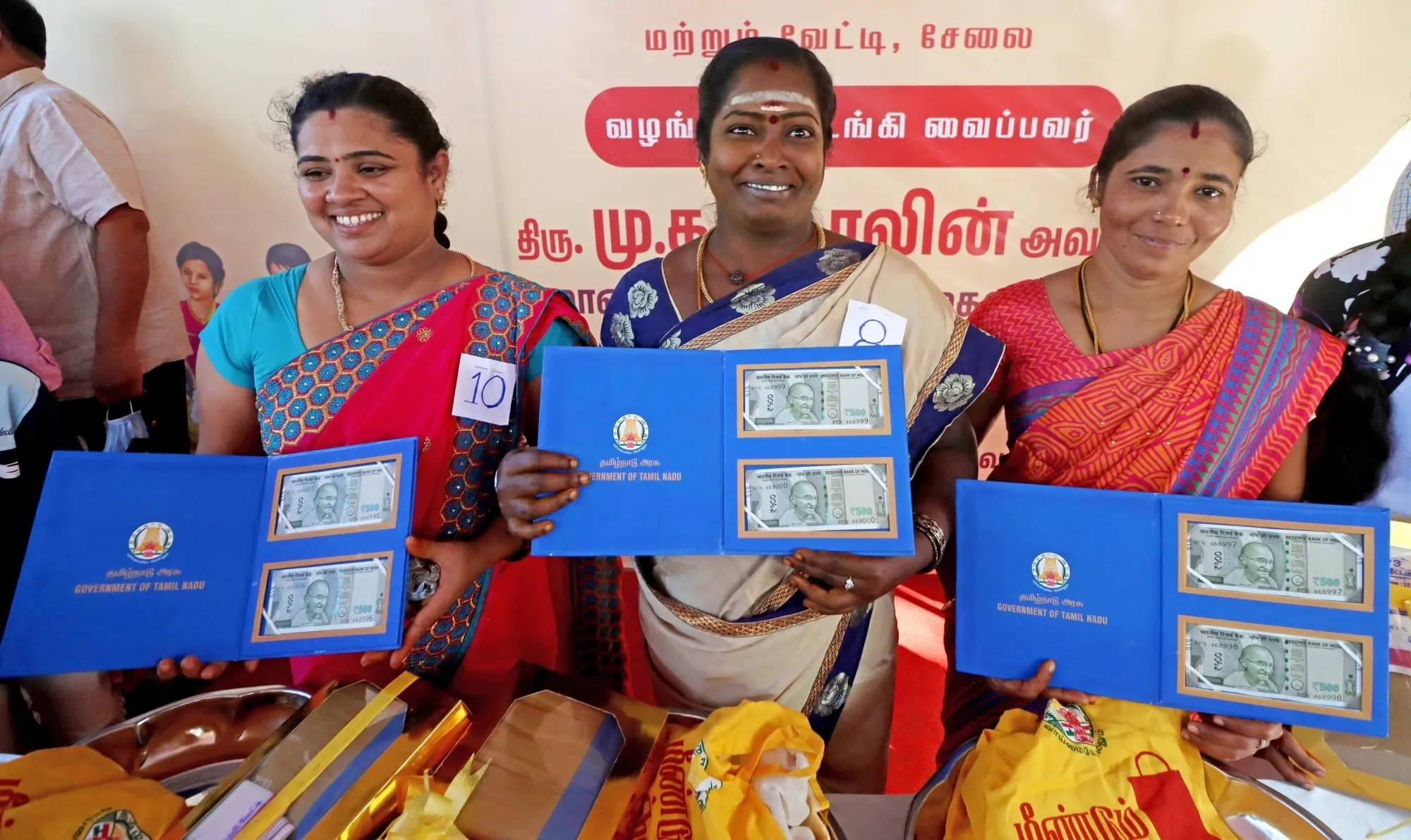 Tamil Nadu Government to Provide Pongal Gift Hampers Tokens Five Days Prior to the Festival