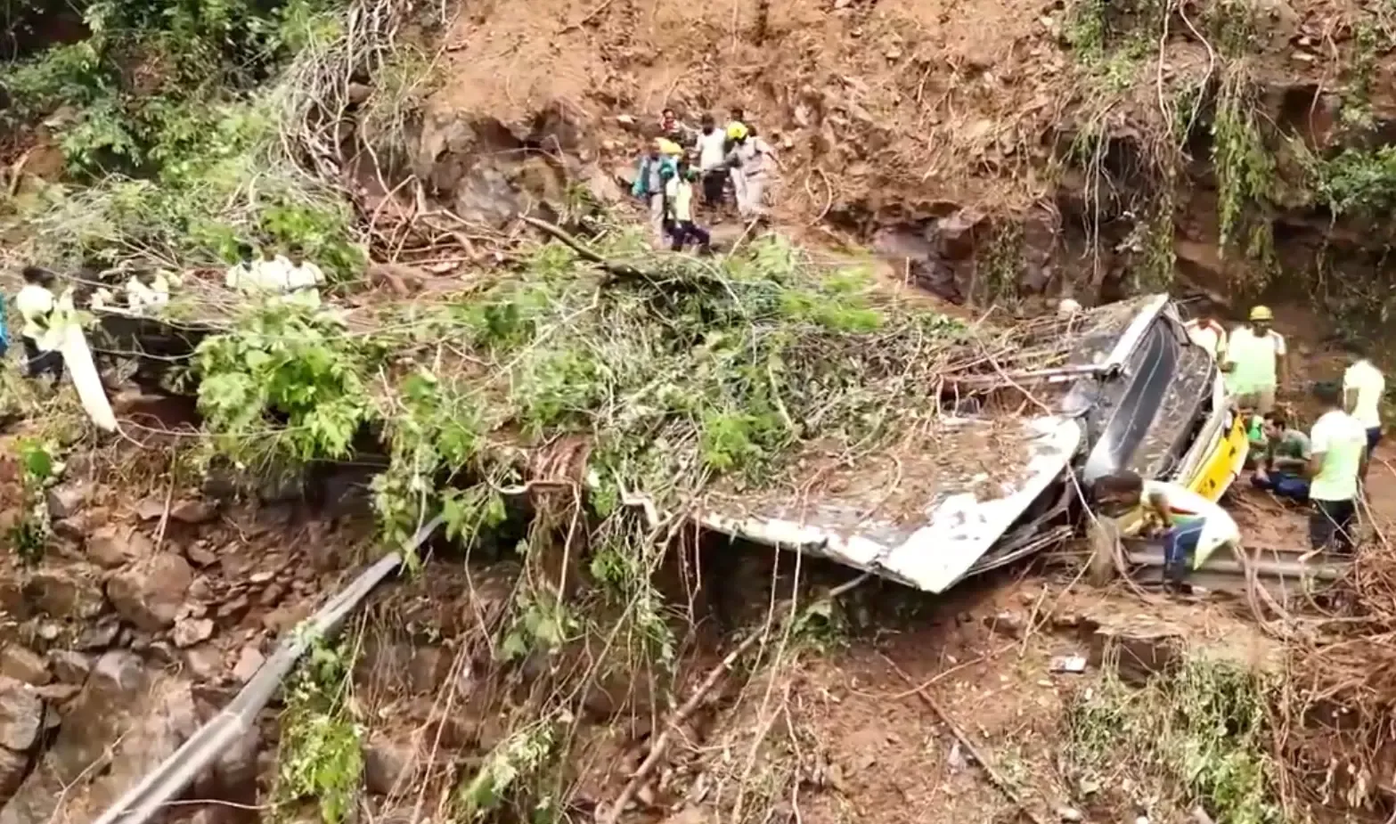 Nilgiris red alert: Tourists warned off Ooty hill routes amid landslide risk