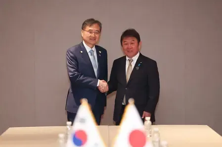 What Did Top Diplomats of South Korea, US, and Japan Discuss at APEC?