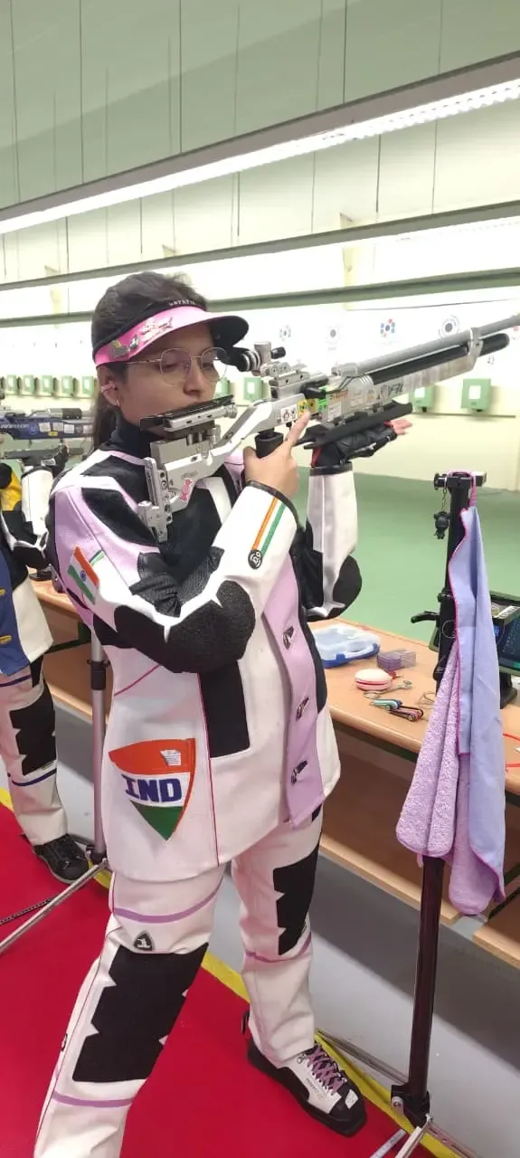 World Cup Kicks Off in Granada: Leading Shooters Compete