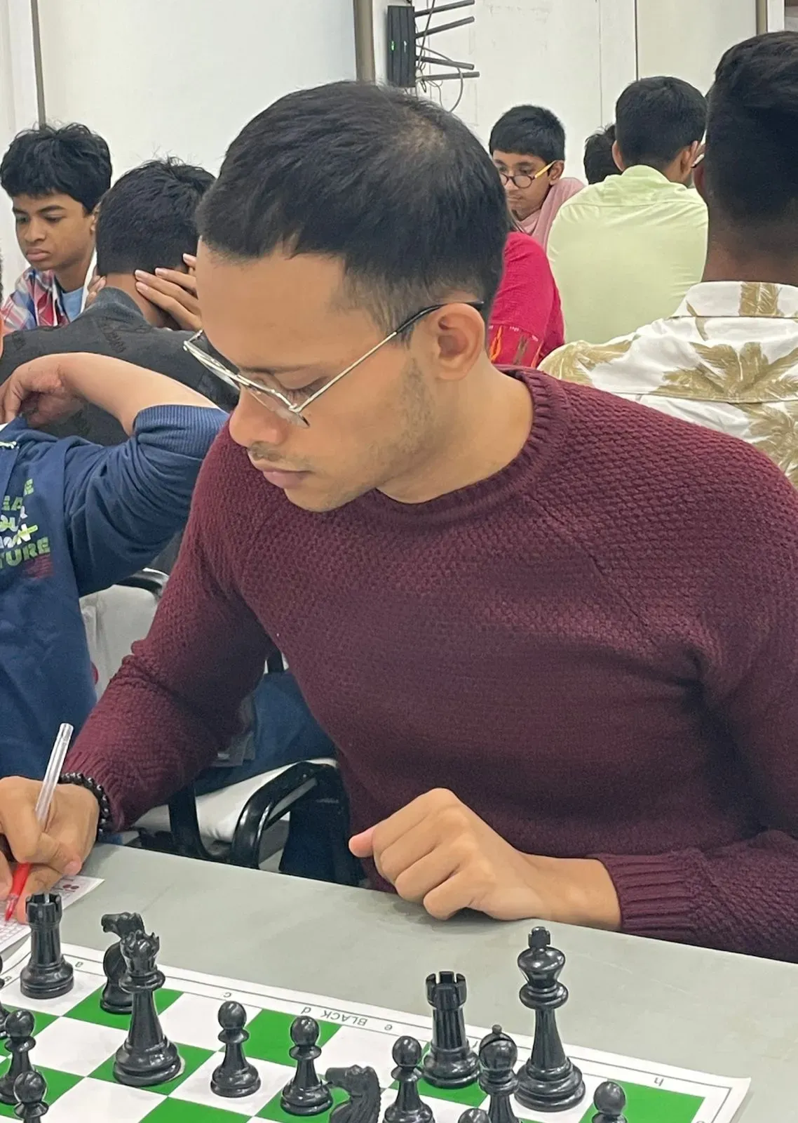 How Did the Top Seeds Perform in the Opening Round of the All India Chess Masters in Mumbai?