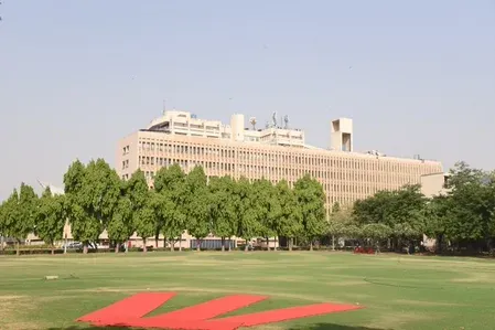 आईआईटी दिल्ली का ओपन हाउस: जेईई एडवांस्ड 2026 टॉपर्स के लिए बेंगलुरु में अंतिम सत्र आज
