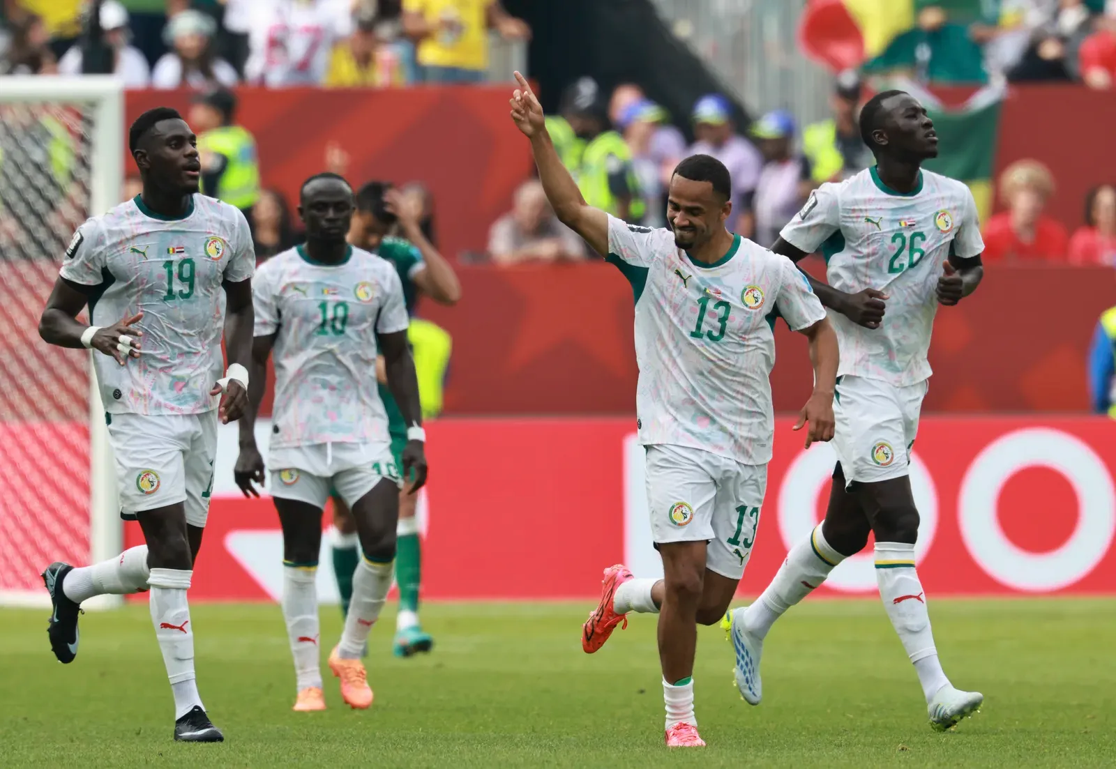 Tottenham sign Iliman Ndiaye from Everton as Richarlison heads back