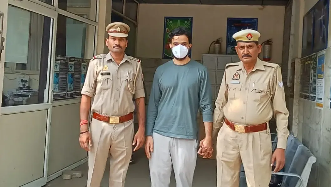 टूर पैकेज के नाम पर लाखों की ठगी: साइबर क्राइम पुलिस ने आरोपी को पकड़ा