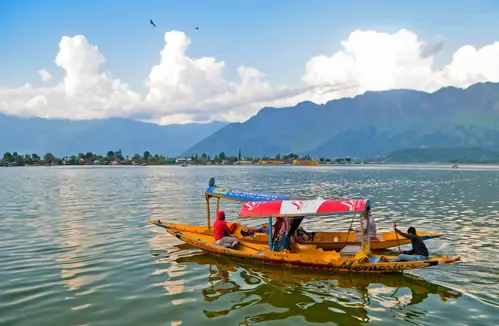 Omar Abdullah Highlights Tourism Development in Srinagar