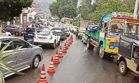 Surge in Tourist Traffic in Nilgiris Sparks Major Congestion During Summer Festival