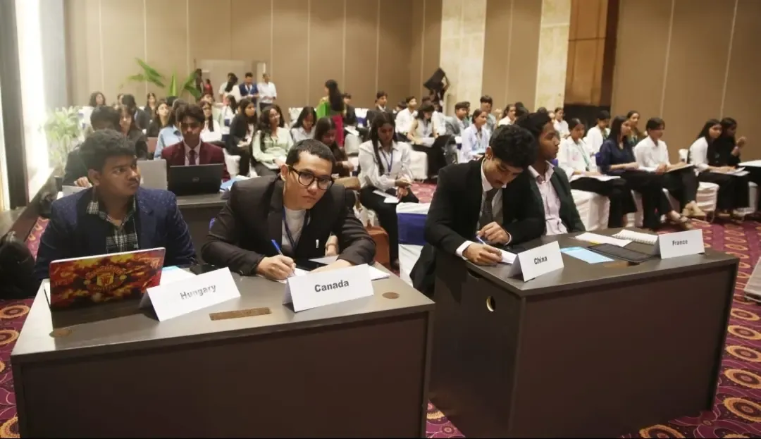 यूपी ट्रेड शो में 'विकसित भारत MUN': 14 स्कूलों के 100+ छात्रों ने WTO मंच पर आज़माई कूटनीतिक क्षमता