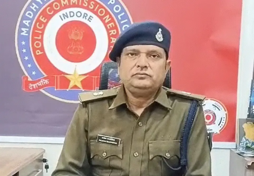 क्या इंदौर की ट्रैफिक पुलिस ने ड्रिंक एंड ड्राइव में वैन और बस ड्राइवरों को गिरफ्तार किया?