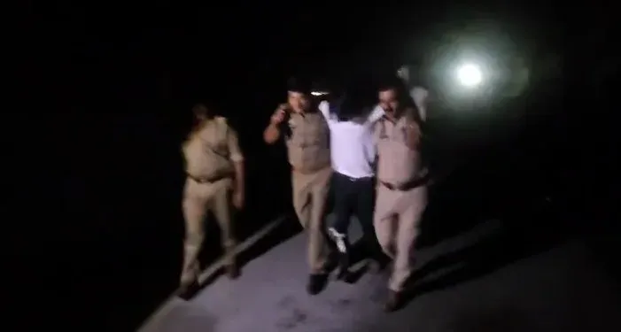 उन्नाव मुठभेड़: ट्रक लूट का मास्टरमाइंड छुट्टन चौधरी गोली लगने के बाद गिरफ्तार