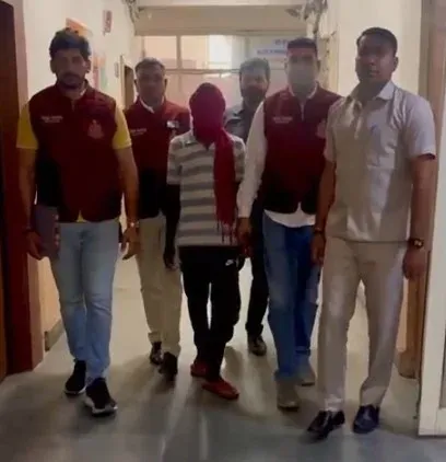 दिल्ली क्राइम ब्रांच ने पकड़ा झारखंड हत्याकांड का फरार आरोपी, यमुना बाज़ार से हुई गिरफ्तारी