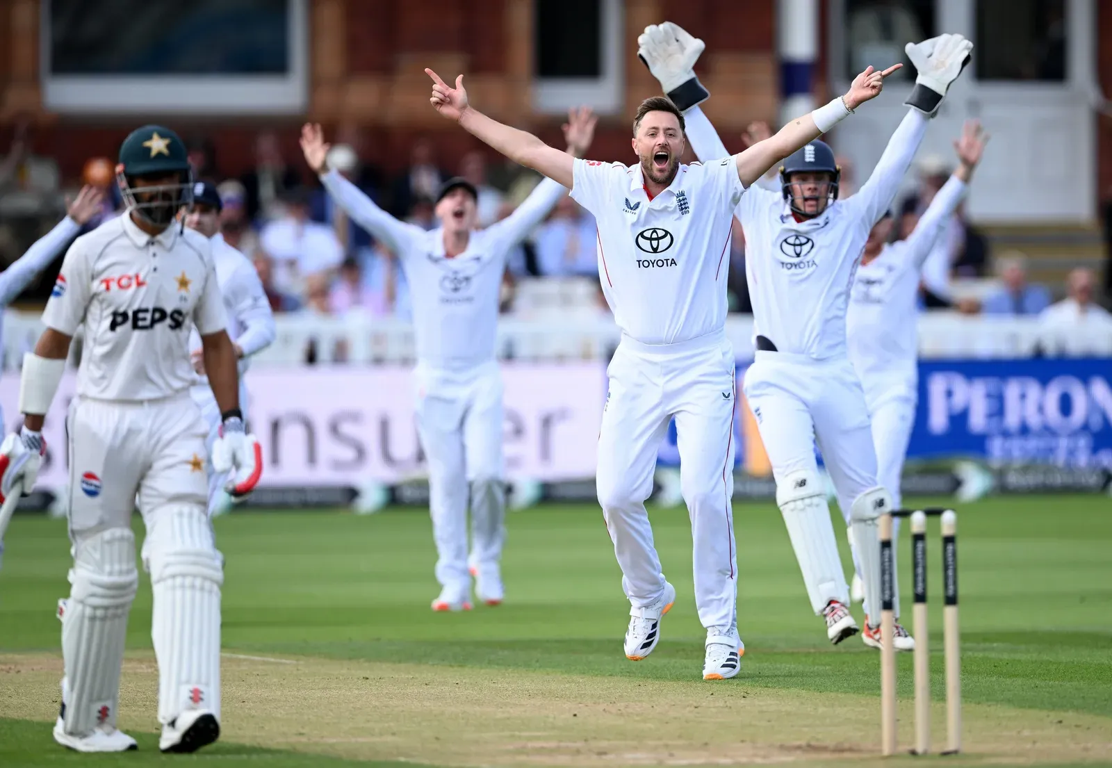 Trescothick draws 2005 Ashes parallels with England's pace attack after Lord's win