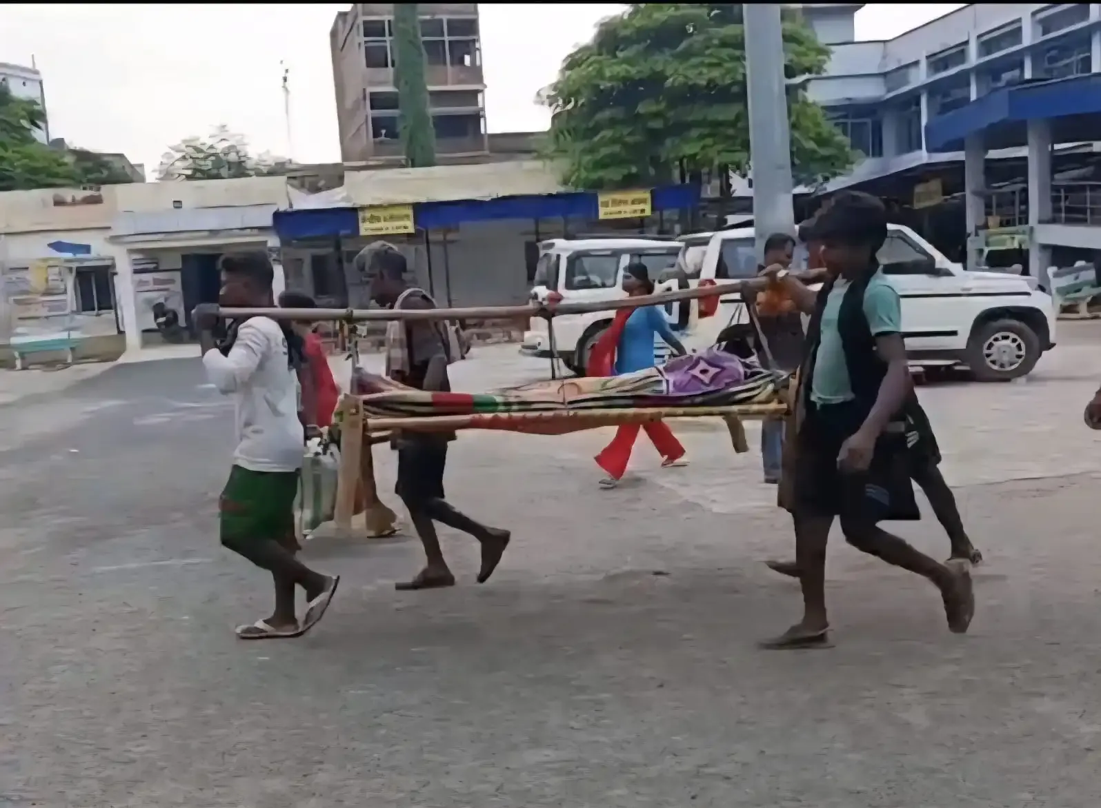 Why Did a Tribal Family in Jharkhand Carry Their Daughter's Body for 10 km After Being Denied an Ambulance?