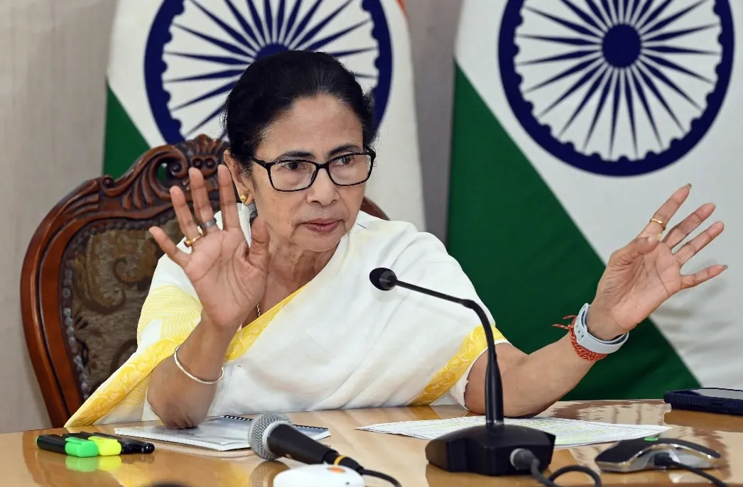 Why Are Trinamool Leaders Discouraged from Suggesting Outsourcing Agencies to the Bengal Government?