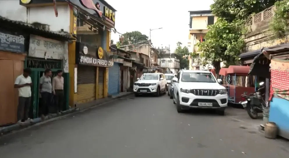 Kunal Ghosh's car attacked in Hooghly en route to Mamata rally in Serampore