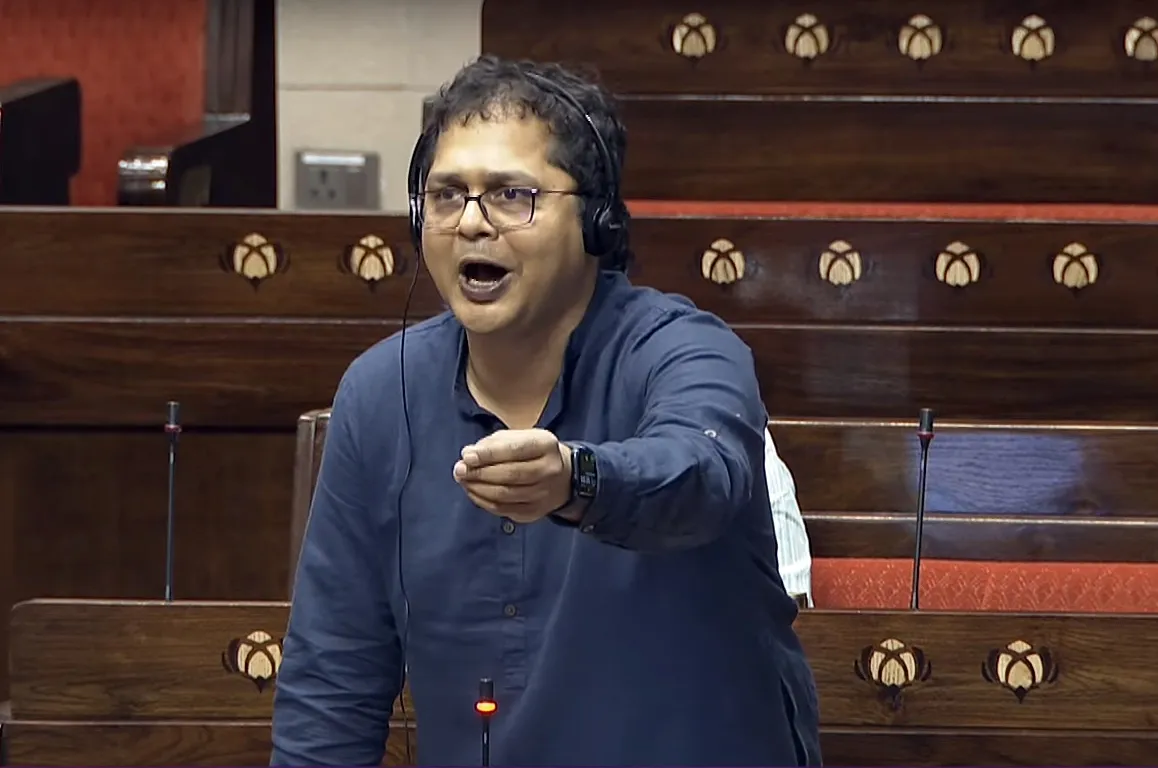 Did Saket Gokhale Just Apologize to Lakshmi Puri?