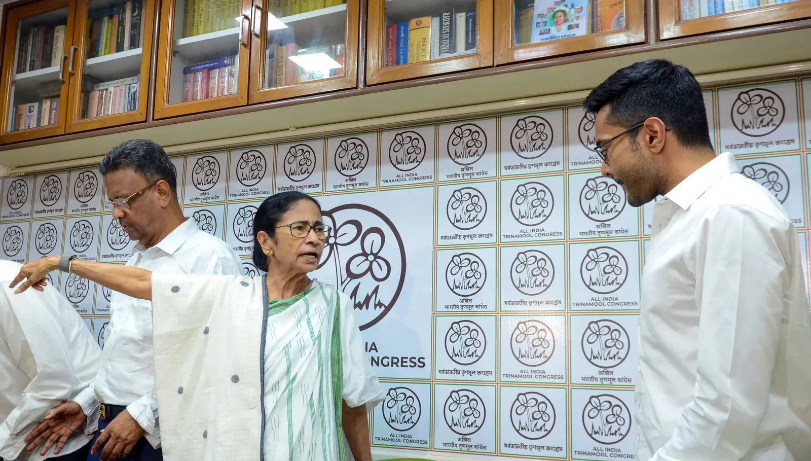 TMC rebel faction ousts Mamata and Abhishek Banerjee, forms new committee
